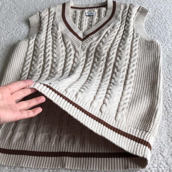 Aritzia Sunday Best Winston sweater vest M - Picture 11 of 16